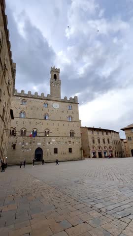 Piazza dei Priori, Volterra