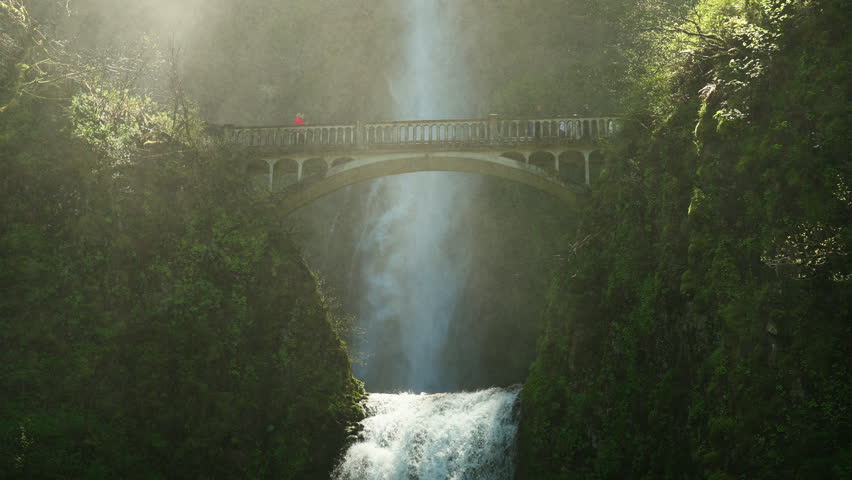Lower Multnomah Falls filmed in slow motion 4K, Portland Oregon	