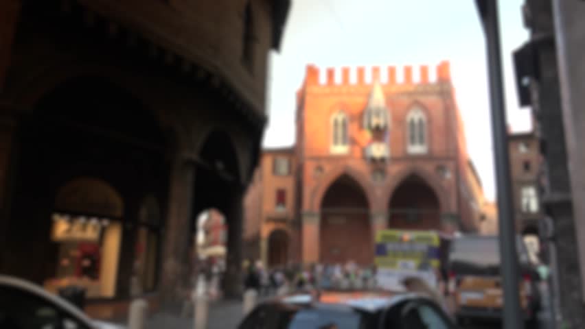 Via Rizzoli directly connects Piazza Maggiore (the main center) to the towers, offering one of the most spectacular views of the Asinelli Tower as you approach.