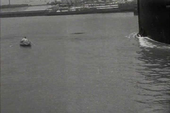 1910s - A steam ship and rowboat in 1918