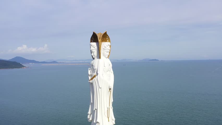 Hainan Nanhai Guanyin Nanhai Guanyin Seaside Boats and Coastline 4K