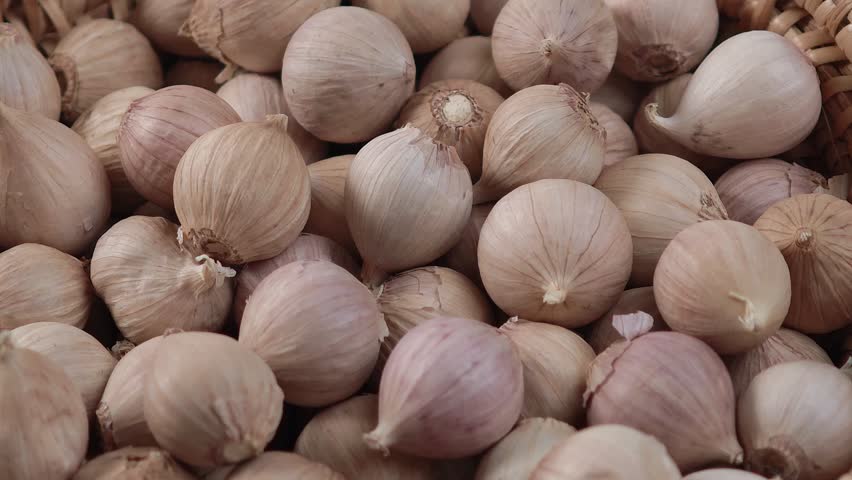 Fresh garlic in a basket.