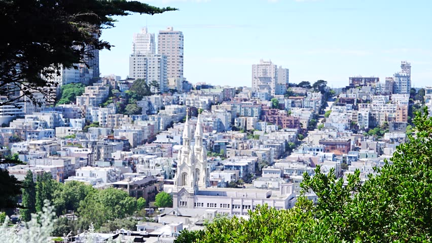 An aerial view of houses and buildings in the bay area of ​​San Francisco, California, USA.
