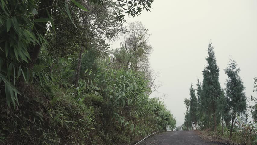 The natural beauty of the cloudy skies of the hilly region