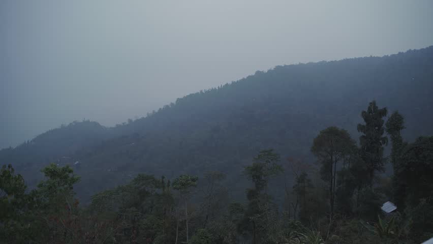 The natural beauty of the cloudy skies of the hilly region