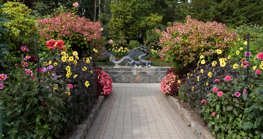 The Dragon Fountain in Victoria Butchart Gardens,British Columbia,Canada.