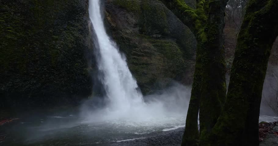 Horsetail Falls in the Columbia River Gorge, Oregon.
