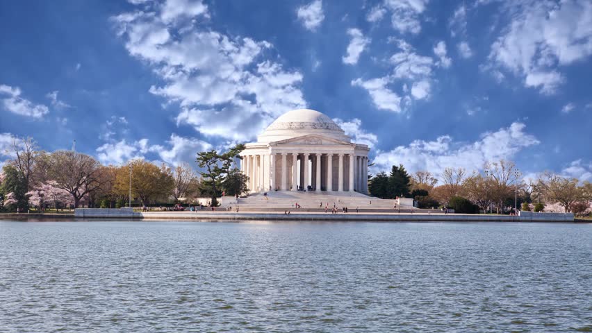 Washington DC, Lincoln Memorial and mirror reflection on the pool at night Washington, United States of America. September 12, 2025. Memorial. The Lincoln Memorial is a monument built in honor of Abraham Lincoln. tourist visited.