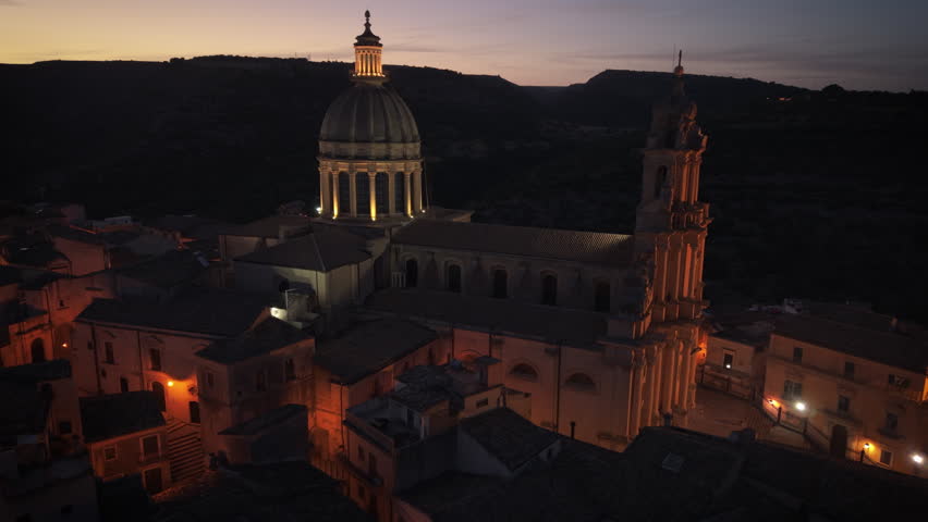 alt dusk curving back from duomo of Ragusa Ibla in Sicily