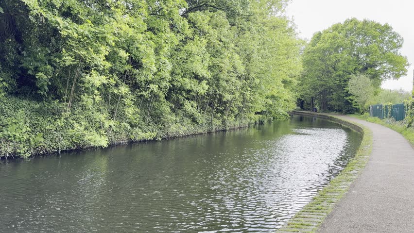 Looking along the Worcester and Birmingham Canal on an overcast afternoon.