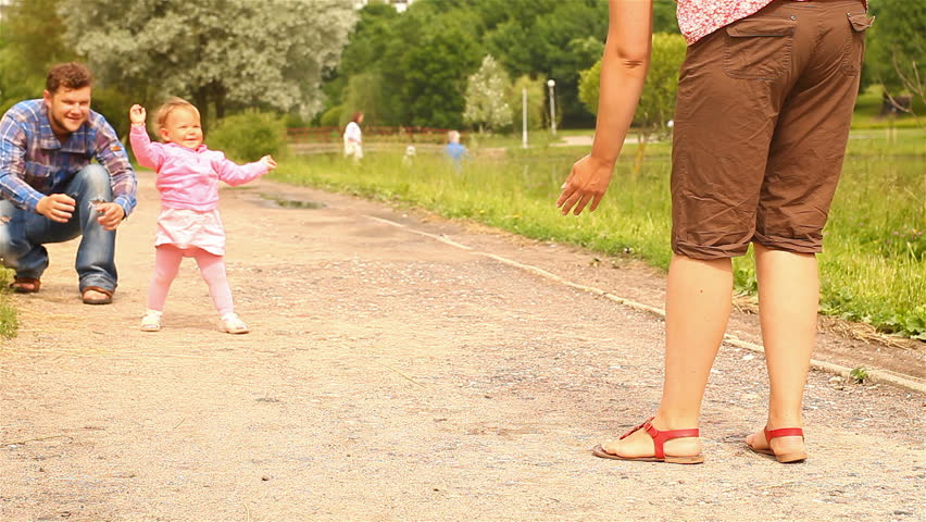 baby first steps video