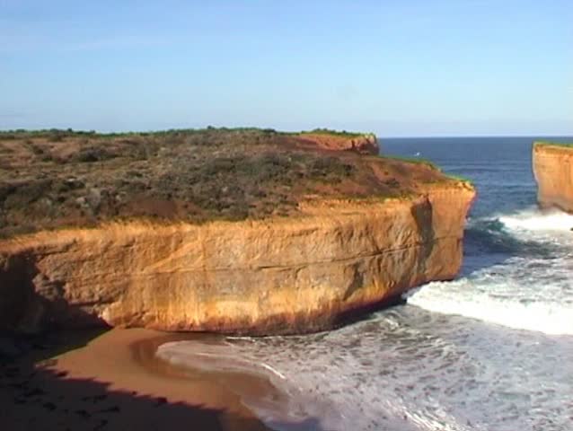 Great Ocean Road: "London Bridge (Arch)" and another formation  - sound, DV 4:3, Sony TRV 110 E