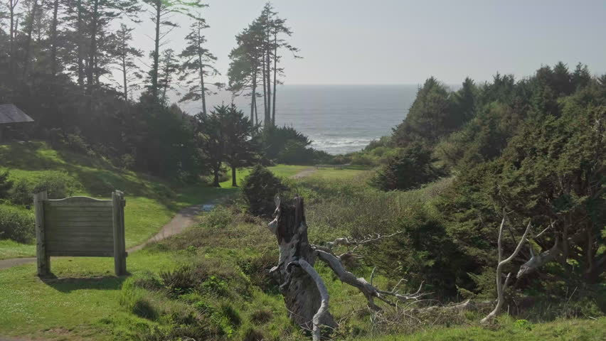Ecola Park Viewpoint overlooking Crescent Beach - Oregon, Pacific Northwest