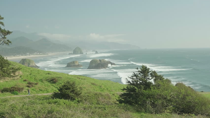View from Ecola Park Viewpoint overlooking Crescent Beach - Oregon, Pacific Northwest