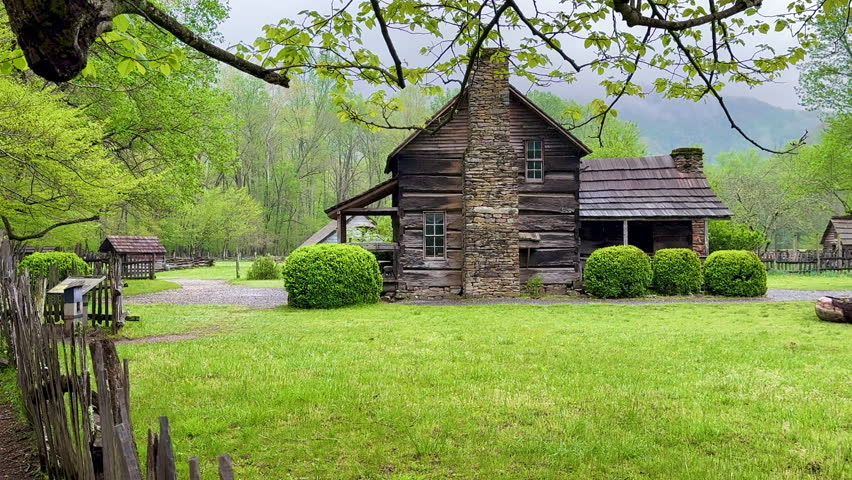 Great Smokies pioneer farm village