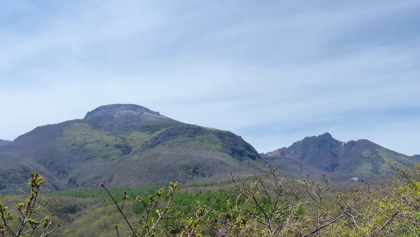 Views of Mt. Nasu, Mt. Chausu, and Mt. Asahi from the Lovers