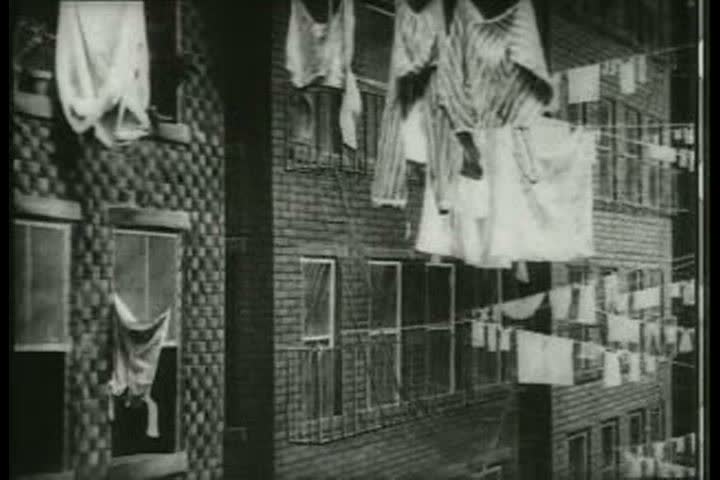 1900s - A burglar is beaten to death by people in this 1905 silent film.