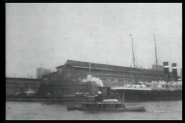1900s - The skyline of New York City from the water in 1903.