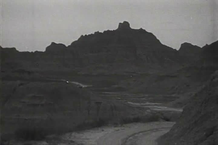1910s - Sioux Indians populate the Badlands of South Dakota in 1919.