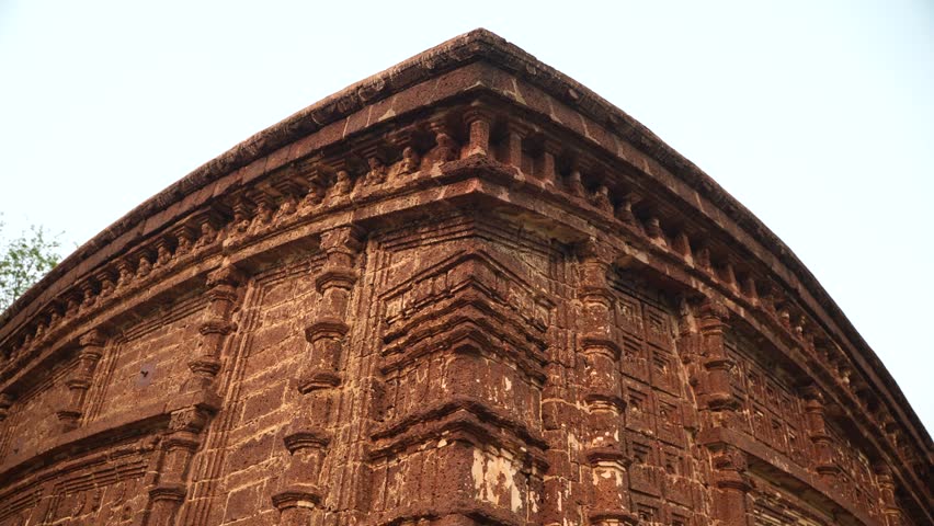 The Madanmohan Temple in Bishnupur is one of the architectural monuments of terracotta art. Animals, Birds, Black Sapphire, 10 Avatars and other mythological stories are depicted in architecture.