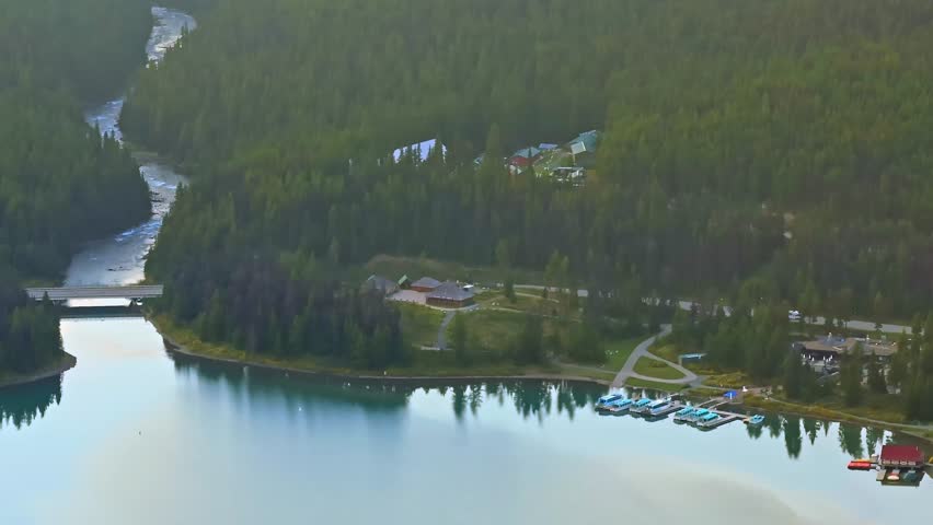 Beautiful view of Maligne Lake, the largest natural lake in the Canadian Rockies in Jasper National Park in Alberta, Canada