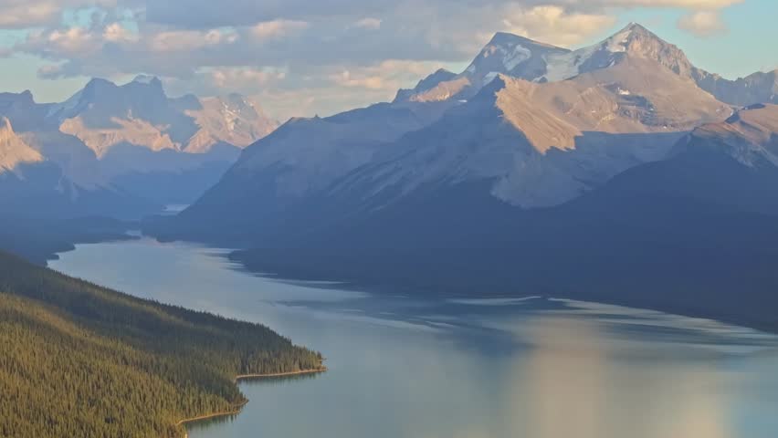 Beautiful view of Maligne Lake, the largest natural lake in the Canadian Rockies in Jasper National Park in Alberta, Canada
