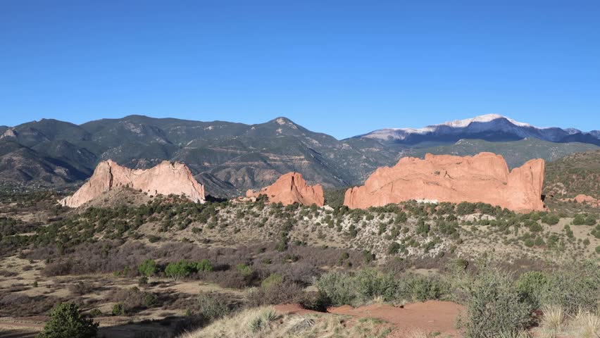 Scenic view of Garden of the Gods and Pikes Peak, Colorado