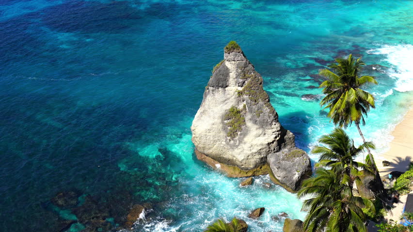 Diamond beach in Nusa penida island, Bali in Indonesia.