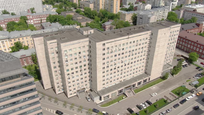 Drone lowering toward clinic in Moscow