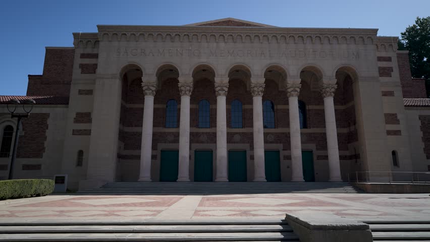 Memorial Auditorium Building stands near the capitol in Sacramento. This site is known for hosting various events and gatherings.