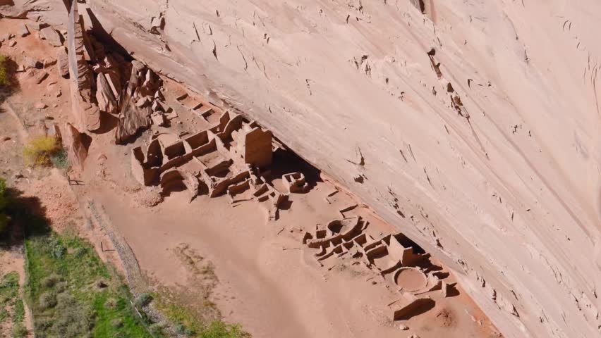 Ruins of the Antelope House, located within Canyon de Chelly National Monument, Arizona, USA. The archaeological complex is situated at the base of the sheer canyon cliffs composed of De Chelly Sandstone. The settlement was constructed by the Ancestral Puebloans (Ancestral Pueblo people) and, according to archaeological evidence, was inhabited approximately from AD 850 to AD 1270. The site represents a significant example of the prehistoric architecture and cultural heritage of the Indigenous peoples of the American Southwest.