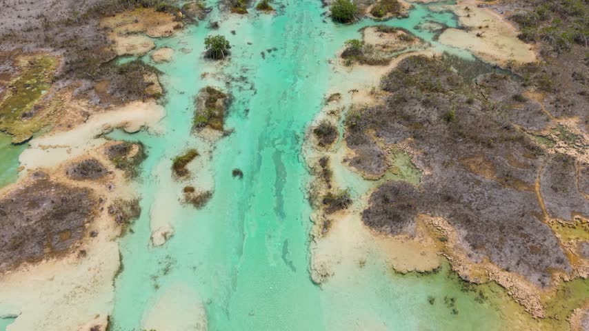 Scenic aerial of Los Rápidos and freshwater stromatolites