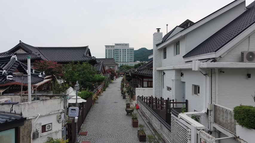Aerial view of the traditional hanok houses and narrow streets of Jeonju Hanok Village in Jeonju, Jeonbuk State, South Korea.