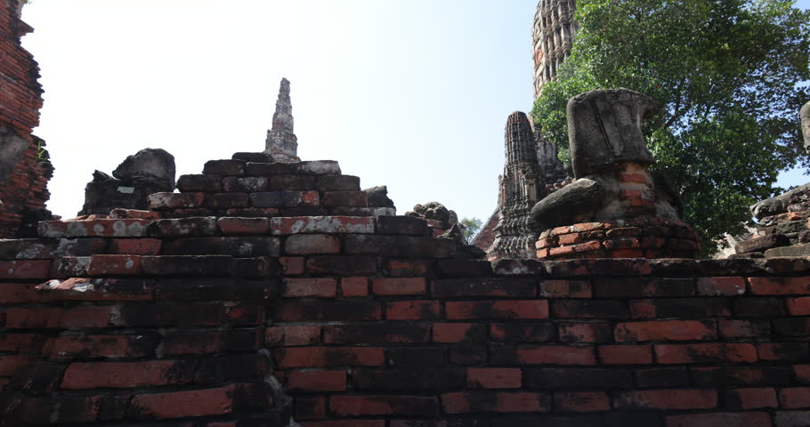 Wat Chai Watthanaram is a magnificent restored temple ruin located off Ayutthaya