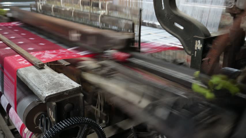 Power loom machine weaving fabric efficiently