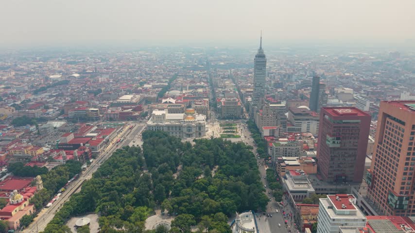 Urban landscape featuring the iconic Torre Latinoamericana, CDMX
