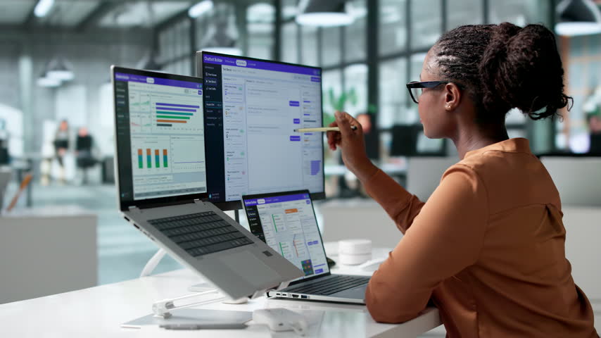 Customer Support Specialist Helps Clients Solve Issues Using AI Chatbot Software Platform.