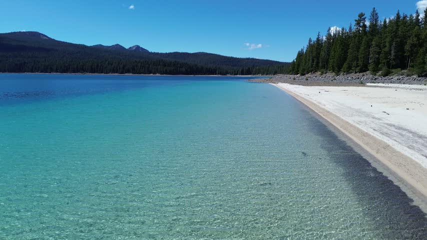 On Crescent Lake - Cascade Range scenery in Oregon