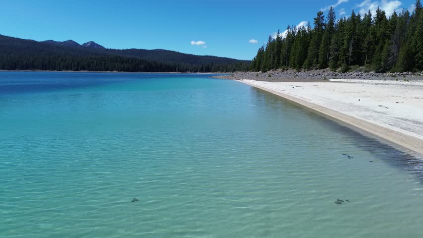 The shore of Crescent Lake - Cascade Range scenery in Oregon