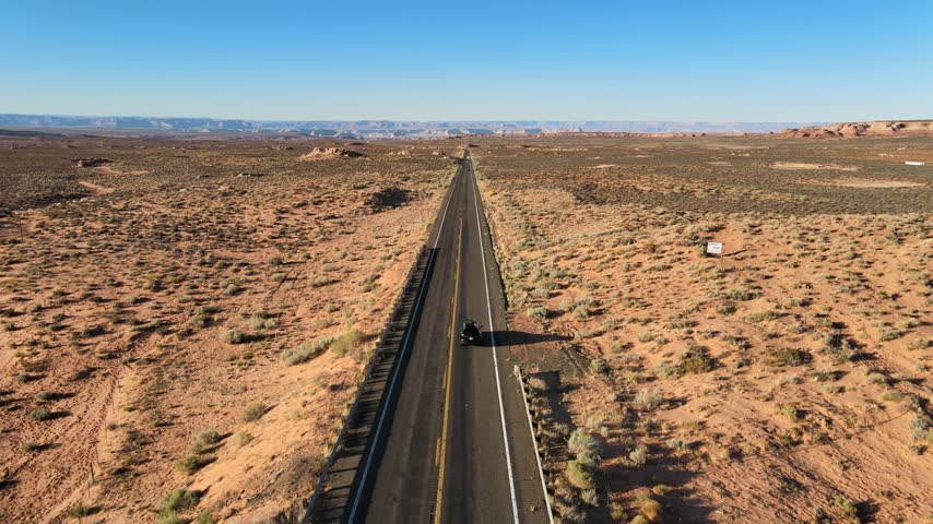 road from horseshoe bend to lake Powell