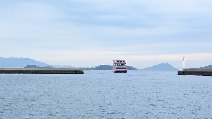 A ferry entering Megi Port (Takamatsu, Kagawa, 2026, Apr.)