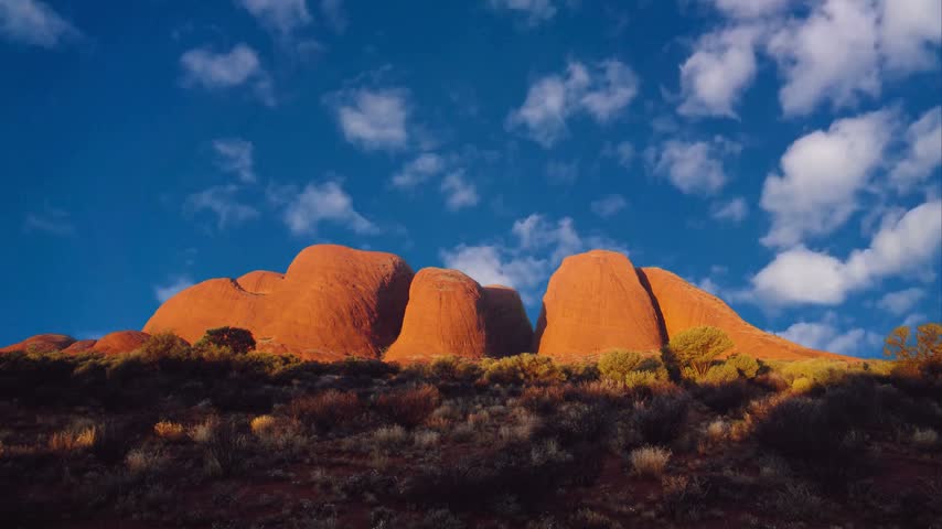 Ayers Rock, January 1017 - The magnificent landmark of Uluru , Northern Territory, Australia Uluru (Ayer
