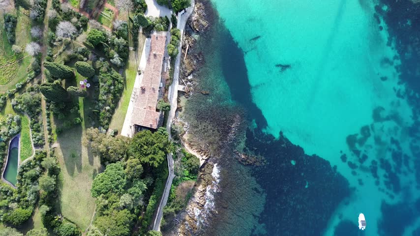 Beautiful French Riviera coastline in the south of France, featuring Antibes and Saint-Jean-Cap-Ferrat, with turquoise Mediterranean waters, luxury villas, rocky coastlines, beaches and stunning summer scenery.