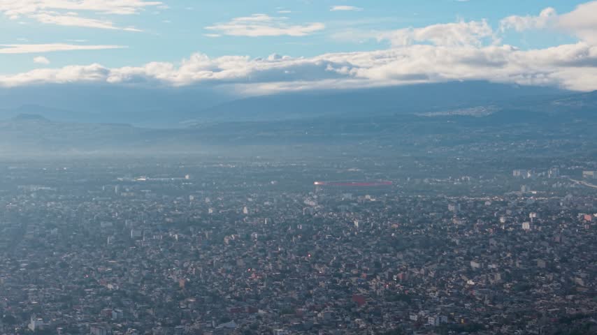 Clear atmosphere over Mexico City's southern area