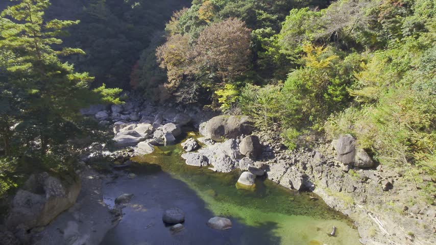 Autumn foliage in the gorge (Miyazaki Prefecture)