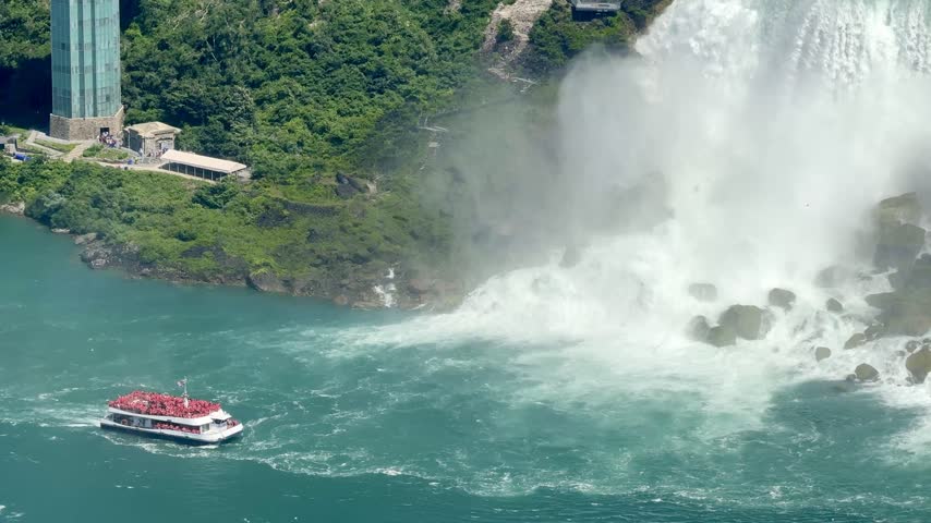 Horseshoe Falls, Niagara River, tourist boat, sightseeing, Niagara Falls, Canada. g2.