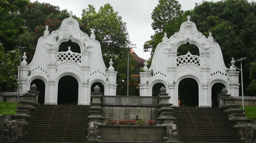 Entrance of Kelaniya Raja Maha Viharaya, Kelaniya, Sri Lanka.