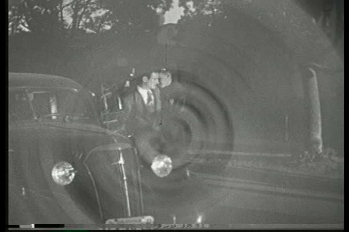 1940s - A police officer tells several child abduction stories to kids in order to teach them the importance of being careful around strangers during the 1940s