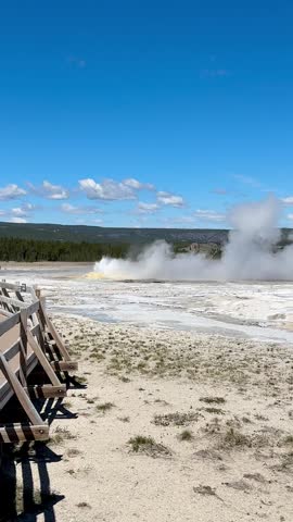 Geyser Field, Hot Springs, Fountain Paint Pots Trail, Yellowstone National Park, Wyoming, USA