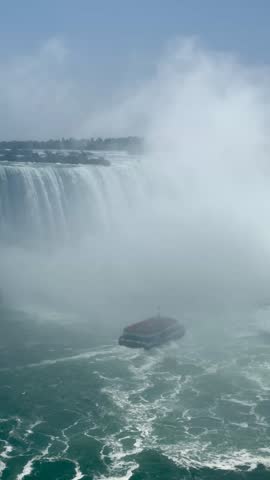 Horseshoe Falls, Niagara River, tourist boat, sightseeing, Niagara Falls, Canada. g2.